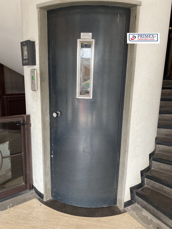 Immagine 1 di Ufficio in affitto  in via benedetto croce a Roma