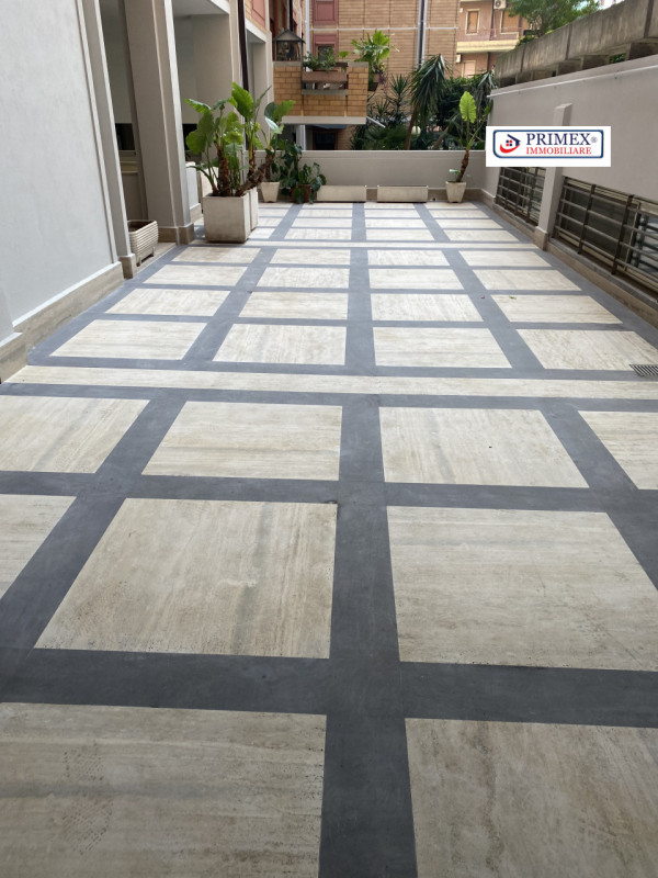 Immagine 4 di Ufficio in affitto  in via benedetto croce a Roma