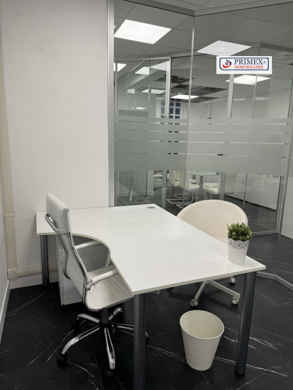 Immagine 20 di Ufficio in affitto  in via benedetto croce a Roma