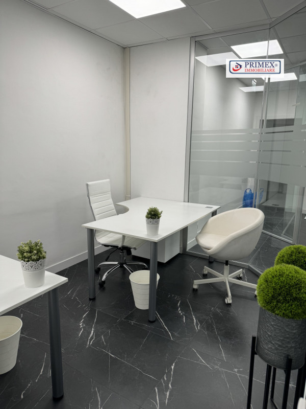 Immagine 22 di Ufficio in affitto  in via benedetto croce a Roma