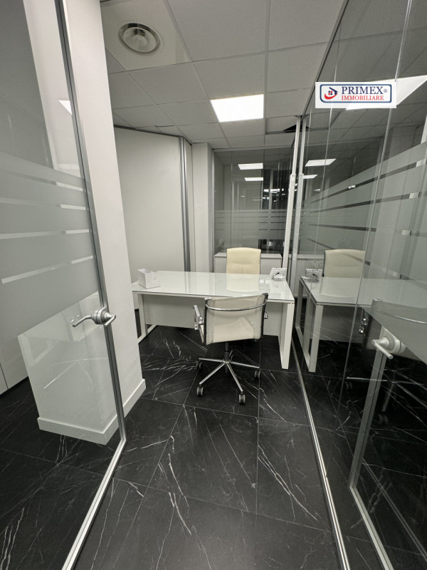 Immagine 27 di Ufficio in affitto  in via benedetto croce a Roma