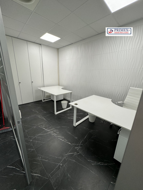 Immagine 32 di Ufficio in affitto  in via benedetto croce a Roma