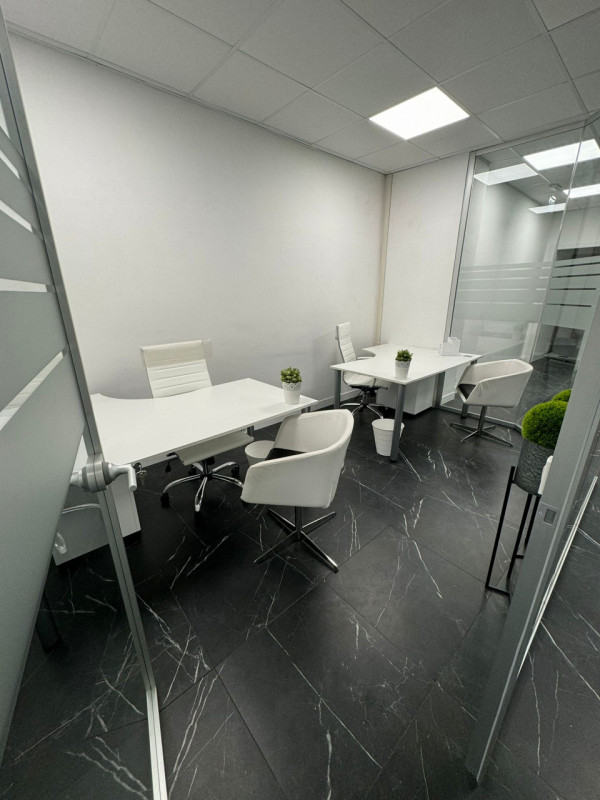 Immagine 39 di Ufficio in affitto  in via benedetto croce a Roma