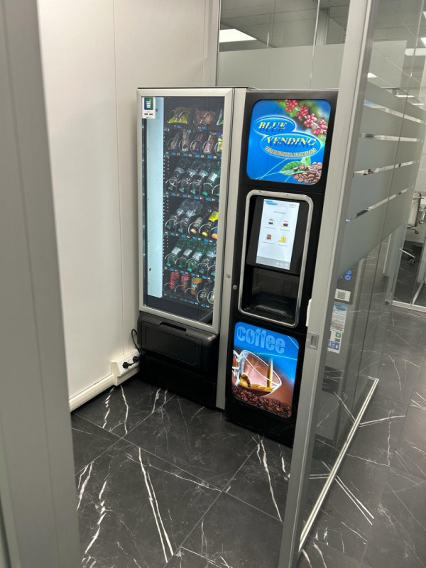 Immagine 40 di Ufficio in affitto  in via benedetto croce a Roma