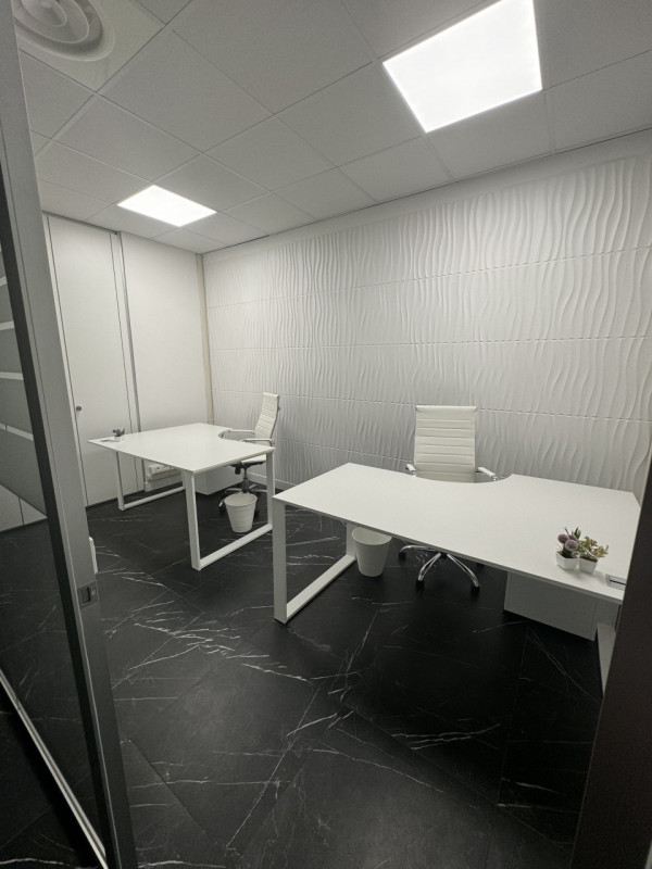 Immagine 45 di Ufficio in affitto  in via benedetto croce a Roma