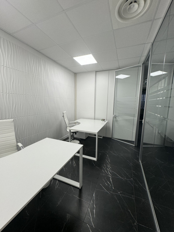 Immagine 46 di Ufficio in affitto  in via benedetto croce a Roma