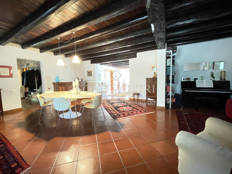 Immagine 4 di Casa bifamiliare in vendita  a Castelfranco Veneto