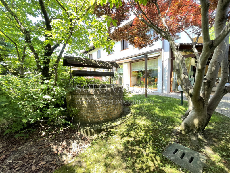 Immagine 11 di Casa bifamiliare in vendita  a Castelfranco Veneto