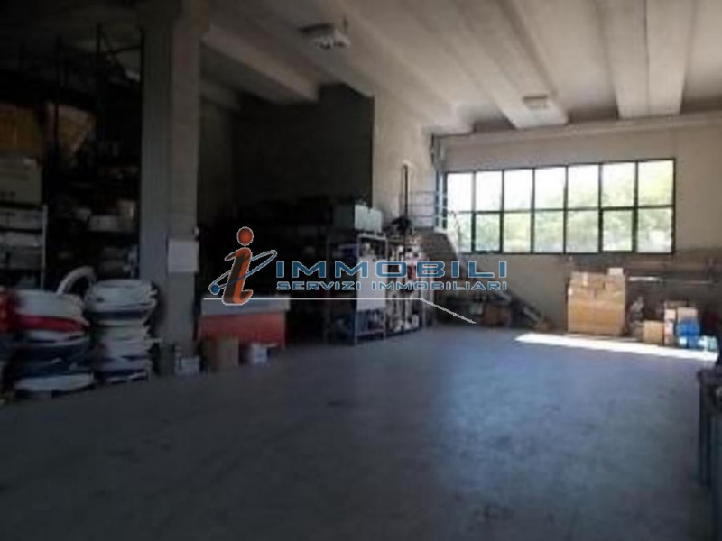 Immagine 5 di Laboratorio in vendita  in VIA GIOIA F. a Villasanta