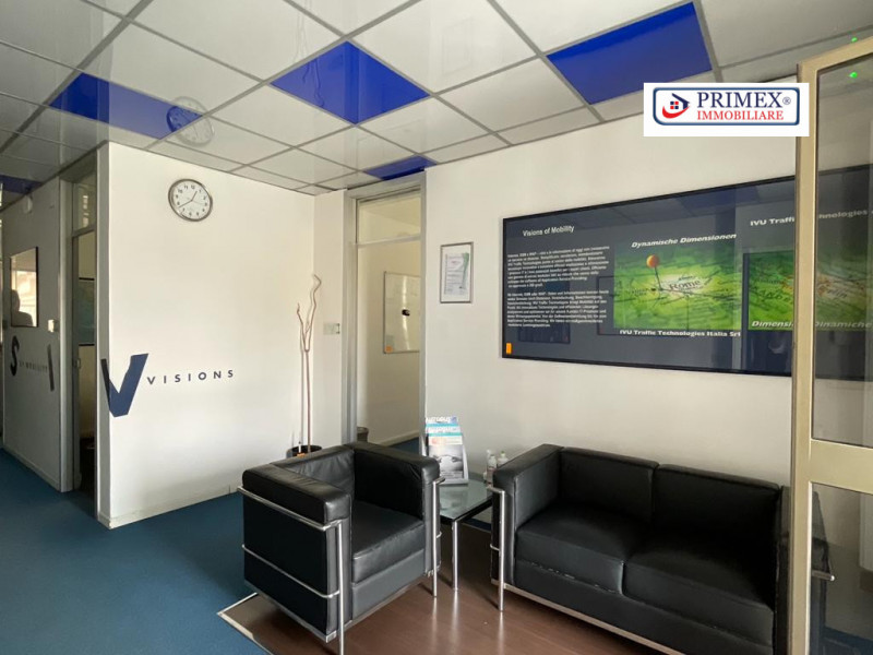 Immagine 5 di Ufficio in affitto  in VIA CORNELIO MAGNI a Roma