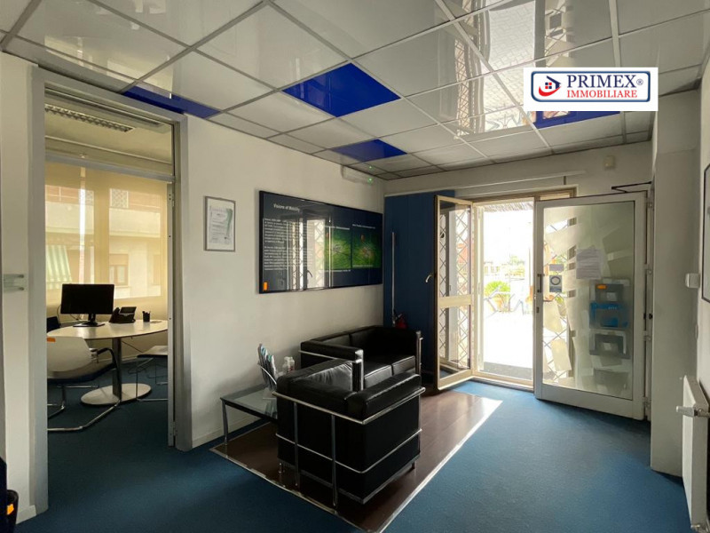 Immagine 6 di Ufficio in affitto  in VIA CORNELIO MAGNI a Roma