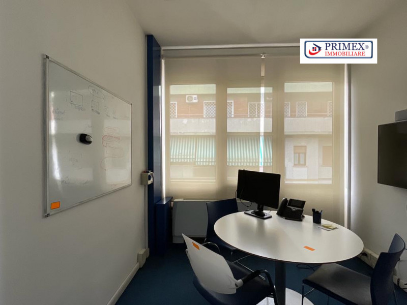 Immagine 8 di Ufficio in affitto  in VIA CORNELIO MAGNI a Roma