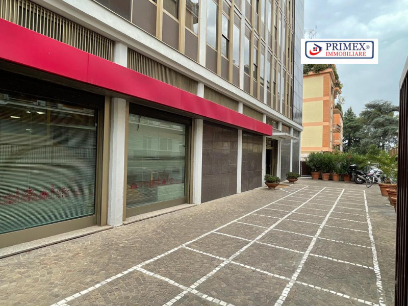 Immagine 12 di Ufficio in affitto  in VIA CORNELIO MAGNI a Roma