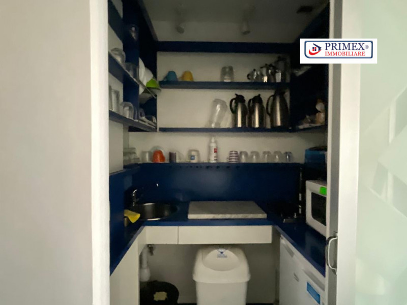 Immagine 16 di Ufficio in affitto  in VIA CORNELIO MAGNI a Roma