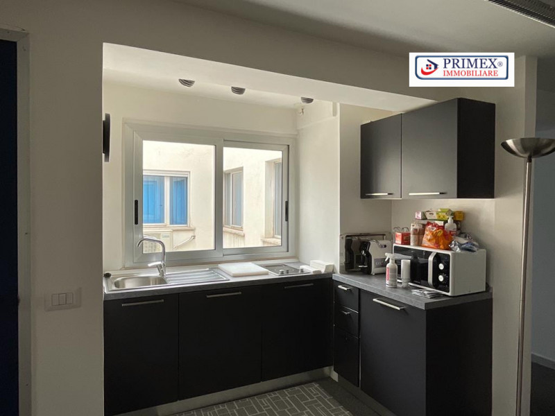 Immagine 8 di Ufficio in affitto  in VIA CORNELIO MAGNI a Roma