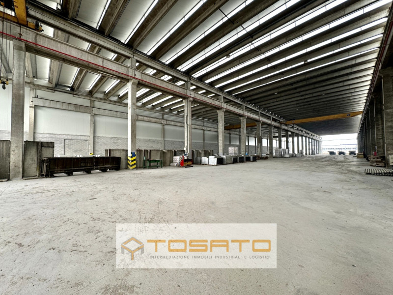 Immagine 1 di Capannone industriale in affitto  a Cittadella