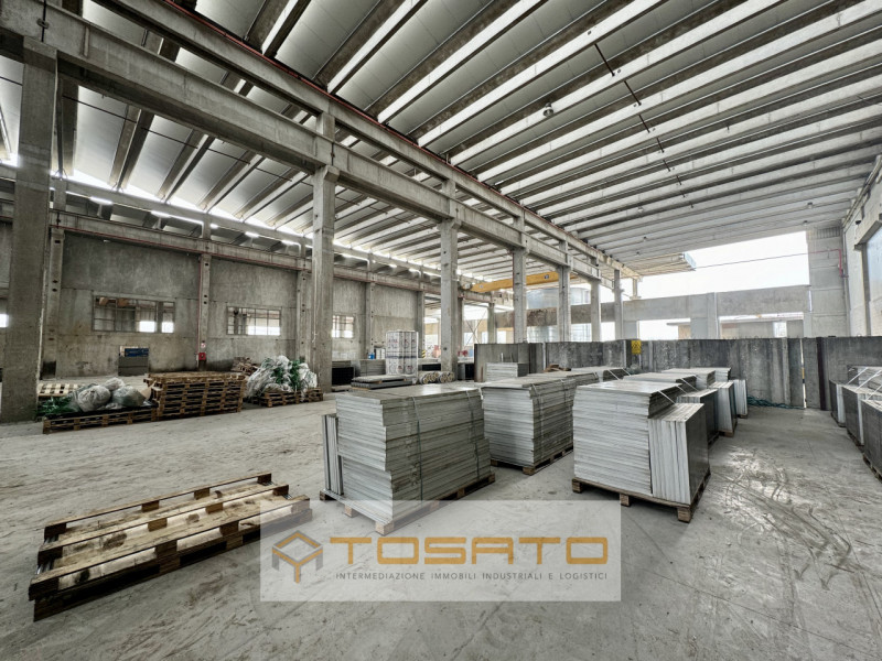 Immagine 8 di Capannone industriale in affitto  a Cittadella