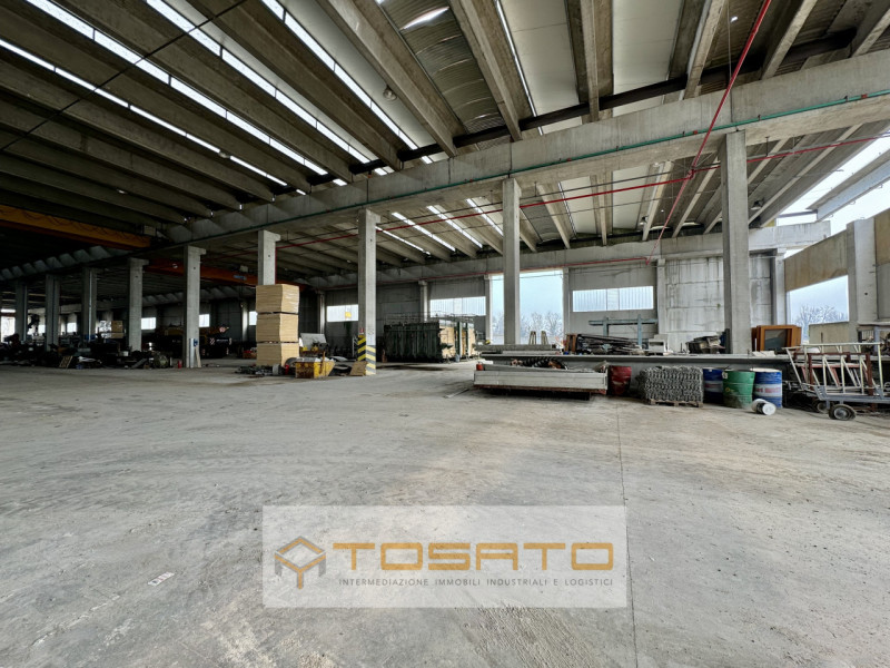 Immagine 11 di Capannone industriale in affitto  a Cittadella