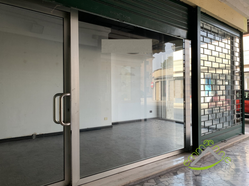 Immagine 3 di Negozio in affitto  in via mazzini a Dolo