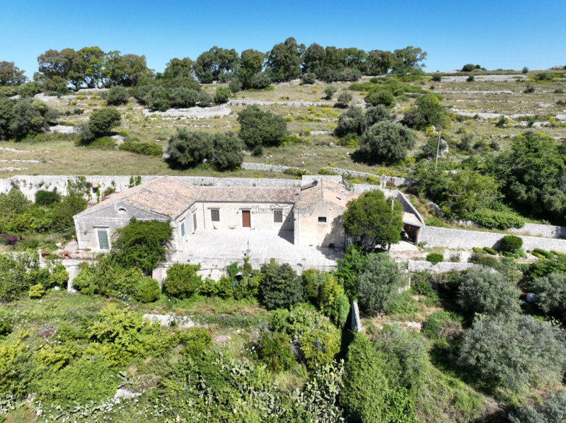 Immagine 23 di Casa indipendente in vendita  in Strada Provinciale 27 a Modica