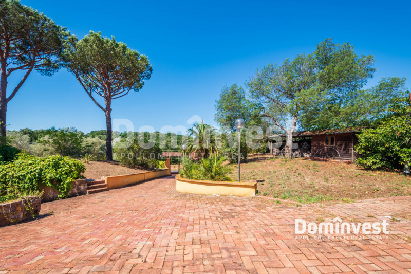Immagine 10 di Villa in vendita  in VIA ARTURO POMPEATI LUCHINI a Fiumicino
