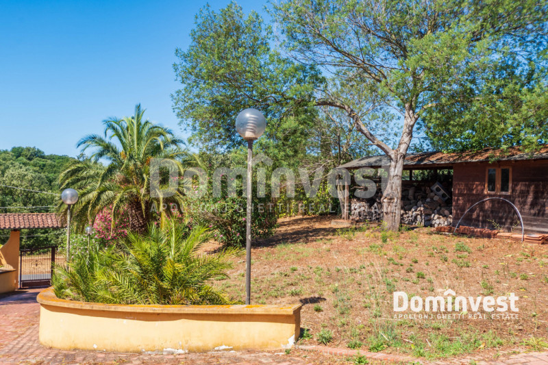 Immagine 11 di Villa in vendita  in VIA ARTURO POMPEATI LUCHINI a Fiumicino