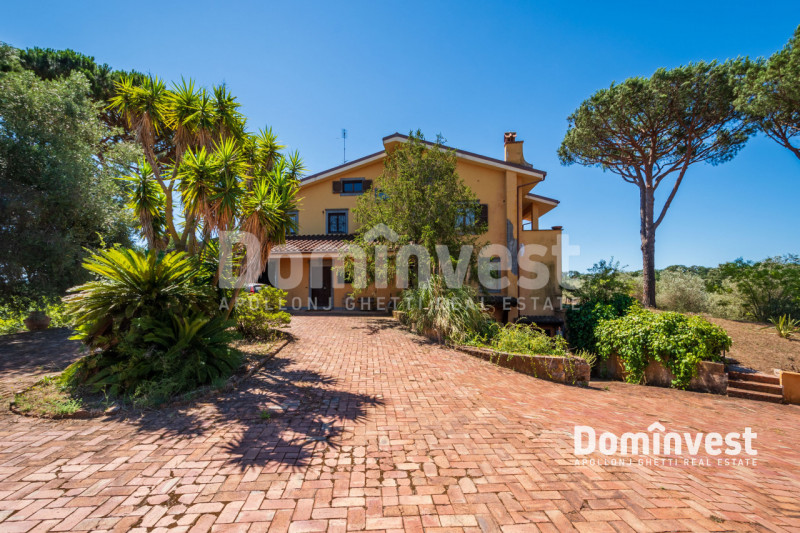 Immagine 12 di Villa in vendita  in VIA ARTURO POMPEATI LUCHINI a Fiumicino