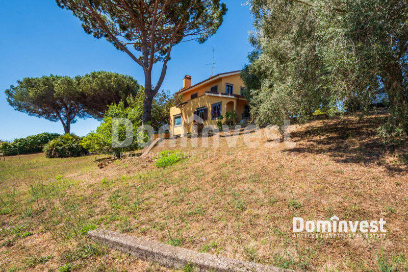 Immagine 14 di Villa in vendita  in VIA ARTURO POMPEATI LUCHINI a Fiumicino