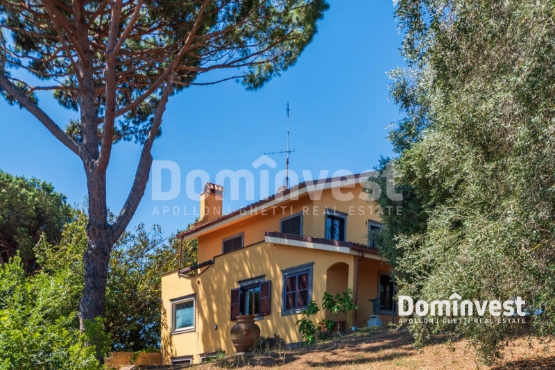 Immagine 15 di Villa in vendita  in VIA ARTURO POMPEATI LUCHINI a Fiumicino