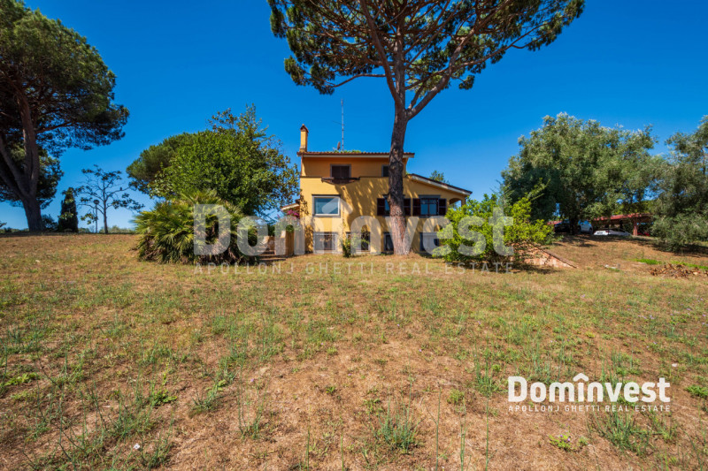 Immagine 19 di Villa in vendita  in VIA ARTURO POMPEATI LUCHINI a Fiumicino