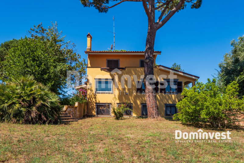 Immagine 20 di Villa in vendita  in VIA ARTURO POMPEATI LUCHINI a Fiumicino