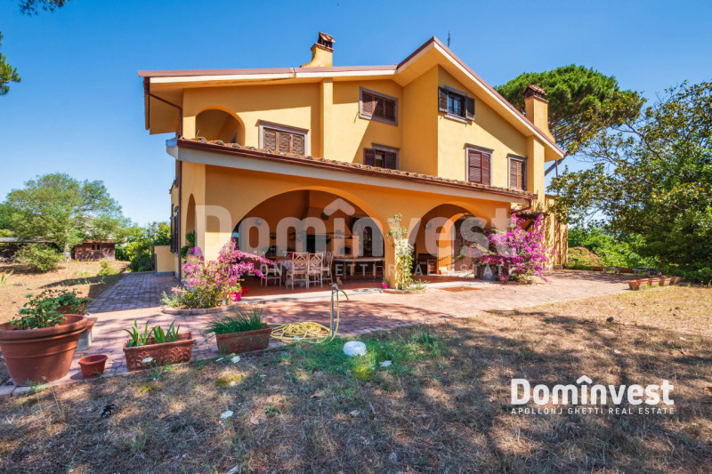 Immagine 25 di Villa in vendita  in VIA ARTURO POMPEATI LUCHINI a Fiumicino
