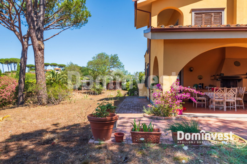 Immagine 26 di Villa in vendita  in VIA ARTURO POMPEATI LUCHINI a Fiumicino