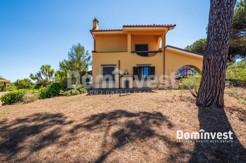 Immagine 27 di Villa in vendita  in VIA ARTURO POMPEATI LUCHINI a Fiumicino
