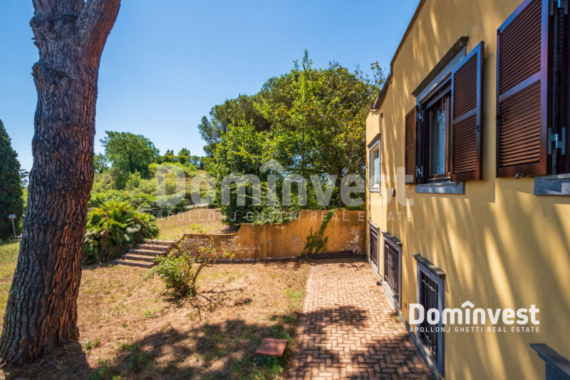 Immagine 30 di Villa in vendita  in VIA ARTURO POMPEATI LUCHINI a Fiumicino