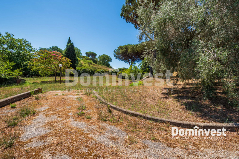 Immagine 35 di Villa in vendita  in VIA ARTURO POMPEATI LUCHINI a Fiumicino
