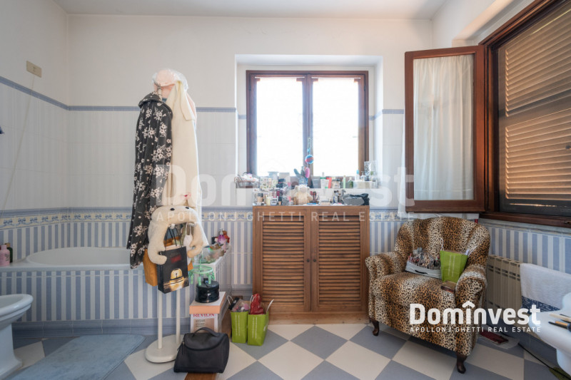 Immagine 60 di Villa in vendita  in VIA ARTURO POMPEATI LUCHINI a Fiumicino