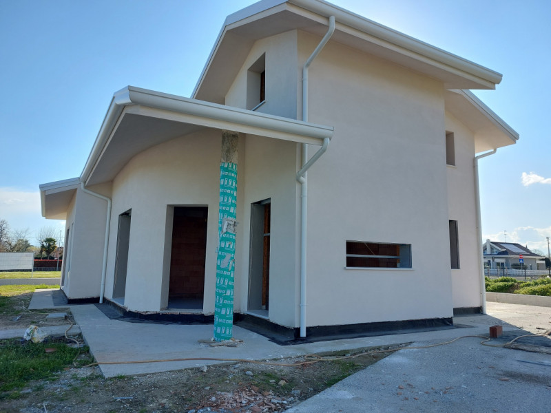 Immagine 6 di Casa bifamiliare in vendita  a Badia Polesine