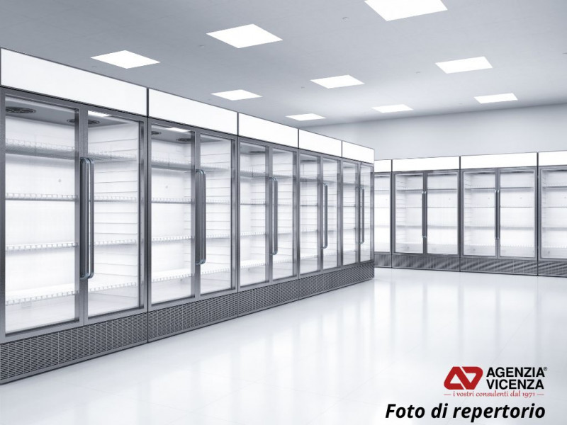 Immagine 3 di Negozio in vendita  in Viale della pace a Vicenza