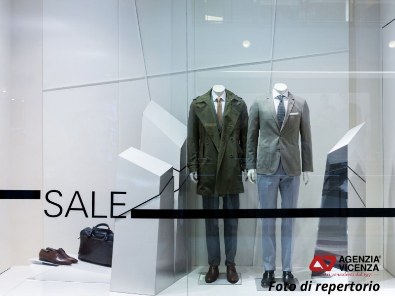 Immagine 7 di Negozio in vendita  in Viale della pace a Vicenza