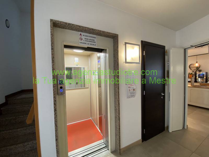 Immagine 6 di Hotel in vendita  in via Adige a Quarto D'altino