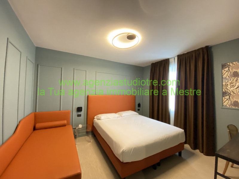 Immagine 7 di Hotel in vendita  in via Adige a Quarto D'altino