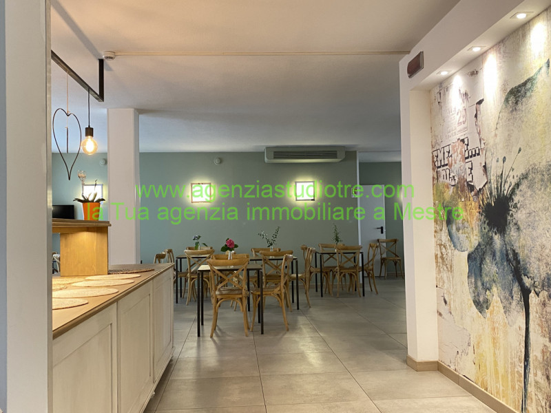 Immagine 8 di Hotel in vendita  in via Adige a Quarto D'altino