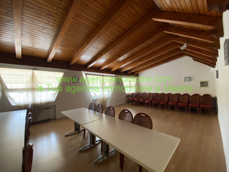 Immagine 10 di Hotel in vendita  in via Adige a Quarto D'altino