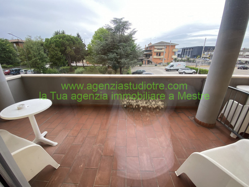 Immagine 12 di Hotel in vendita  in via Adige a Quarto D'altino