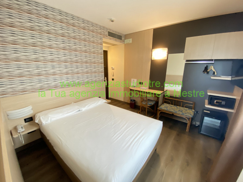 Immagine 13 di Hotel in vendita  in via Adige a Quarto D'altino