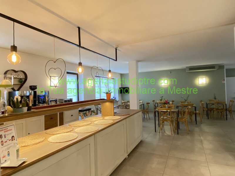 Immagine 16 di Hotel in vendita  in via Adige a Quarto D'altino