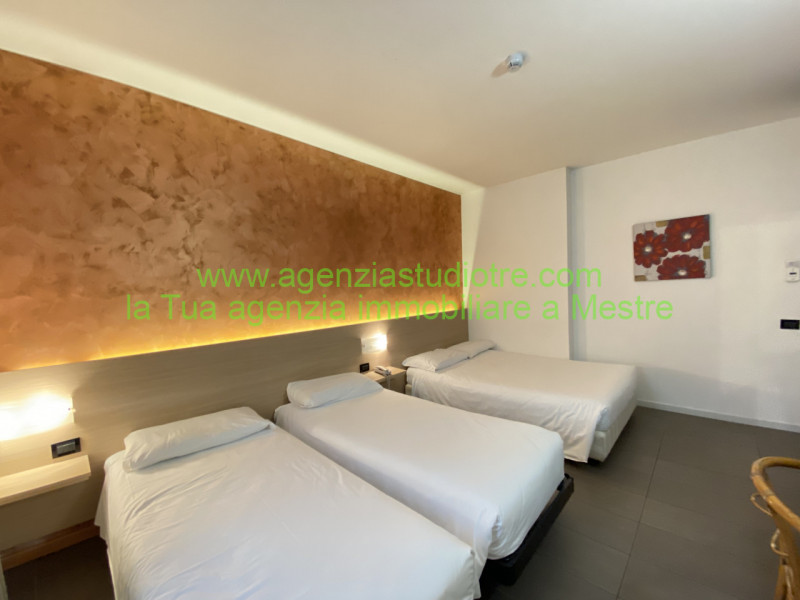 Immagine 20 di Hotel in vendita  in via Adige a Quarto D'altino