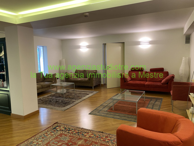 Immagine 24 di Hotel in vendita  in via Adige a Quarto D'altino