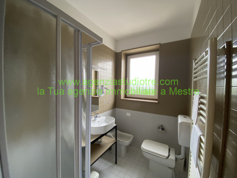 Immagine 29 di Hotel in vendita  in via Adige a Quarto D'altino